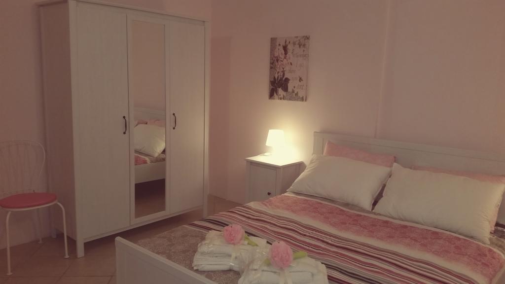 B&B La Rosa Taranto Esterno foto